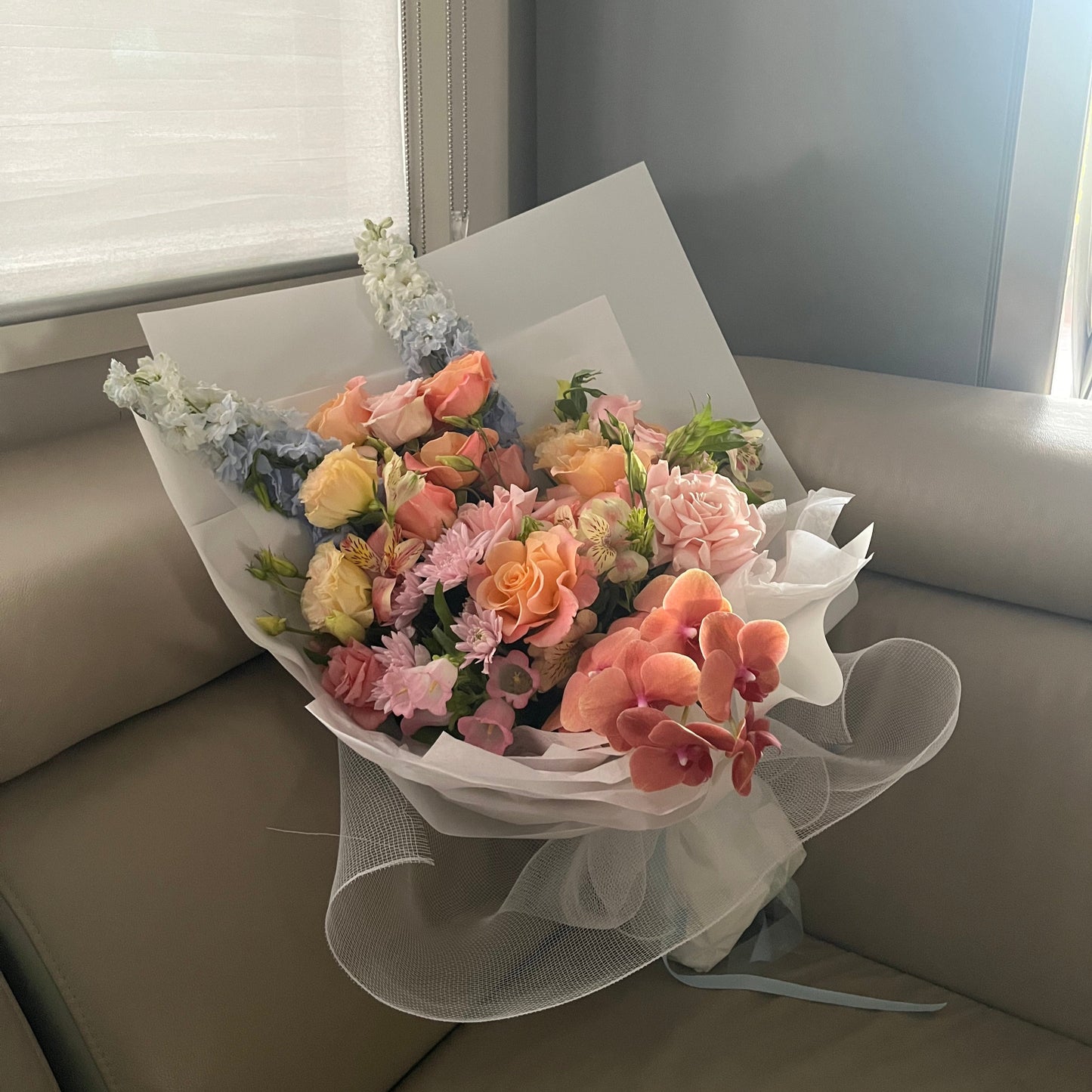 melon pop XXL bouquet with orchids