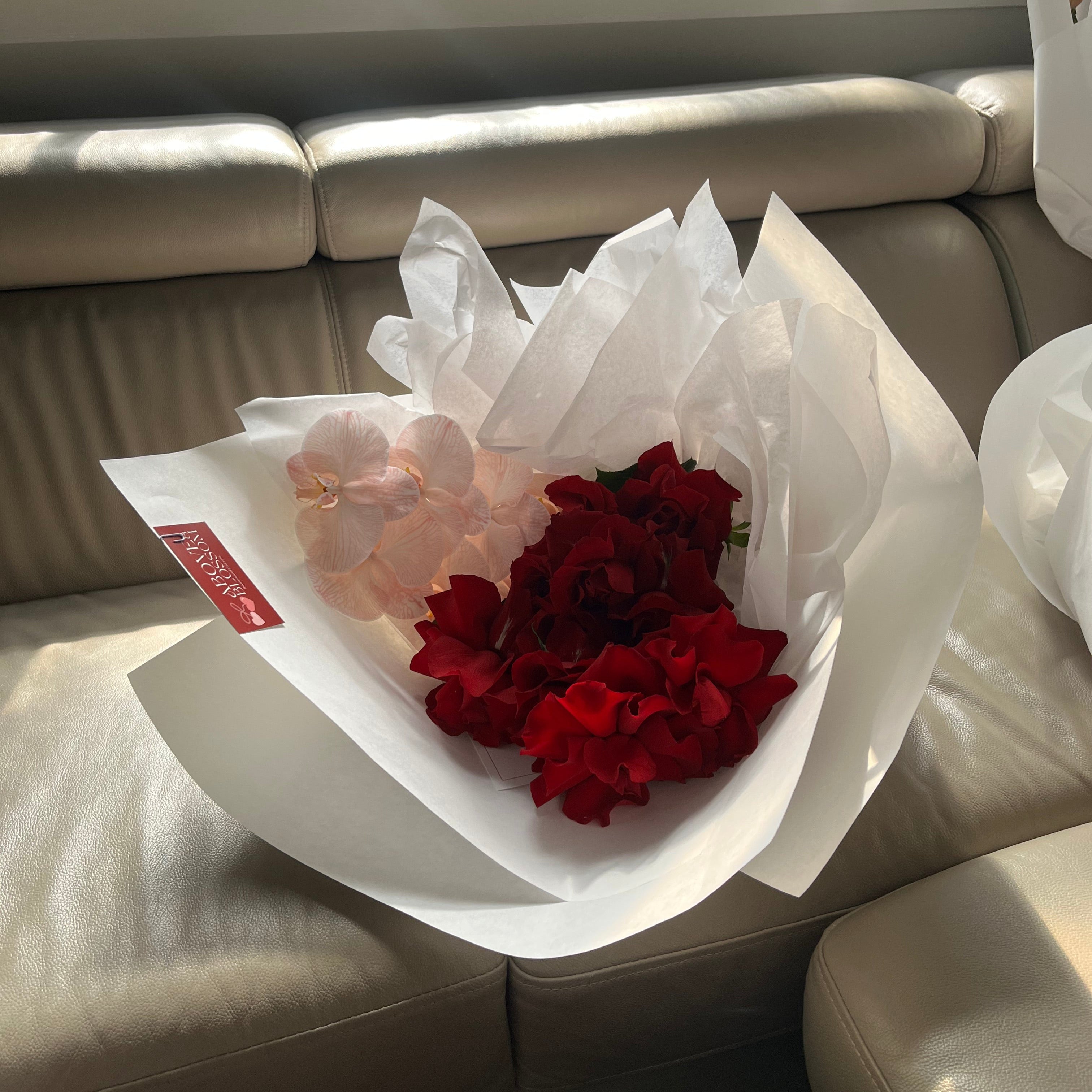 lover classic bouquet with orchids